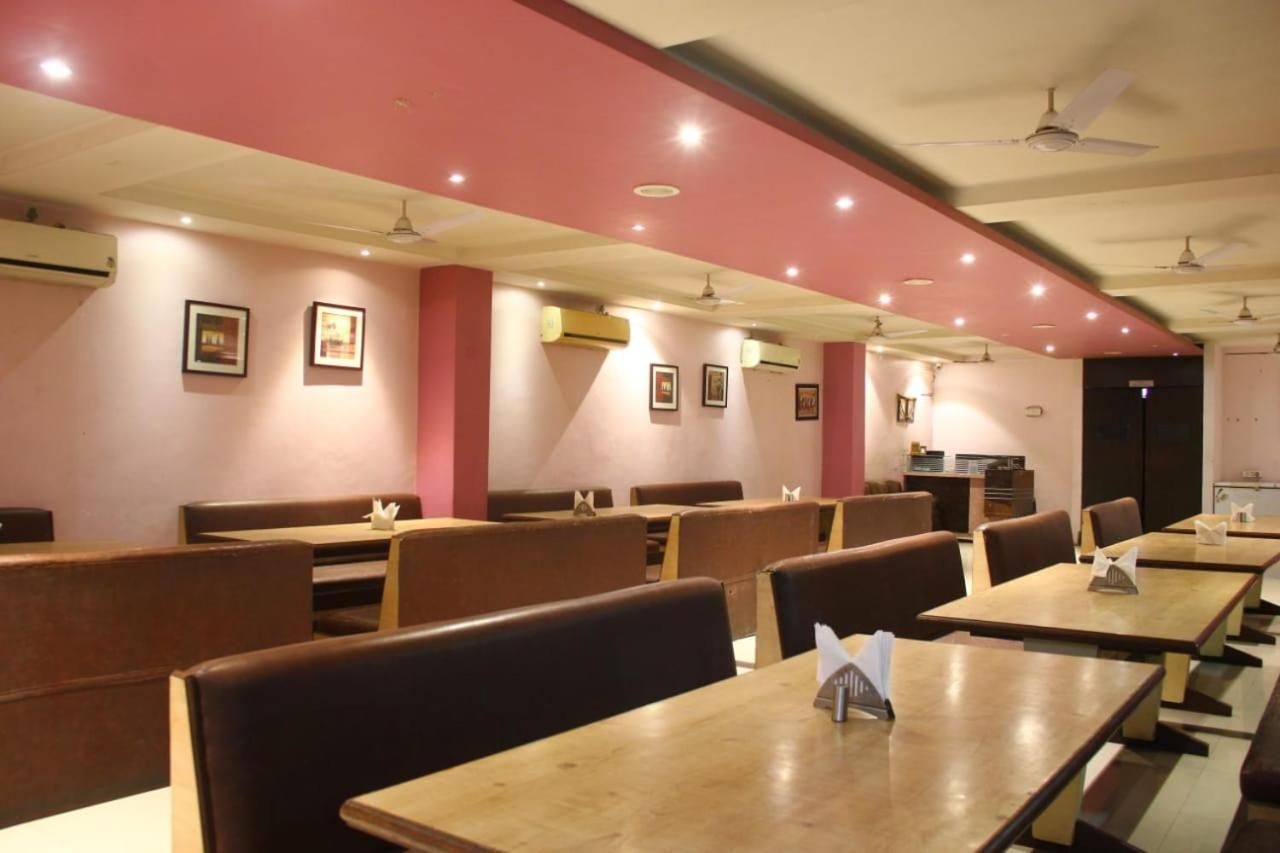 Banswara Nakshatra Hotel מראה חיצוני תמונה